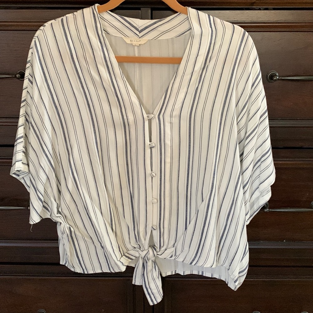 Super cute summer top blue stripe L